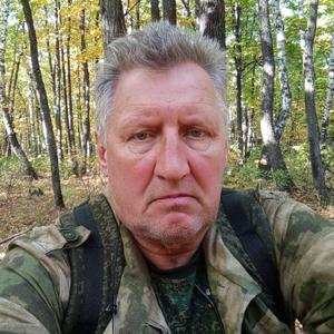 Парни в Саратове: Олег, 63 - ищет девушку из Саратова