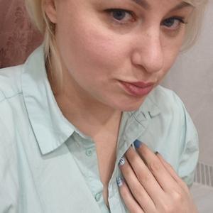 Девушки в Новосибирске: Елена, 36 - ищет парня из Новосибирска