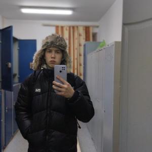 Парни в Краснокамске: Влад, 21 - ищет девушку из Краснокамска