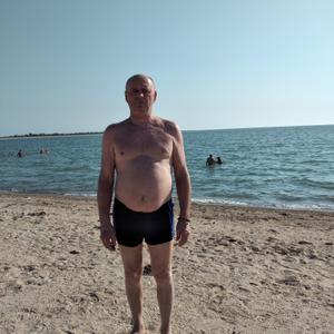 Парни в Череповце: Сергей, 63 - ищет девушку из Череповца