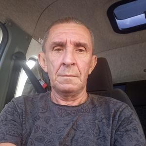 Виктор, 64 года, Москва