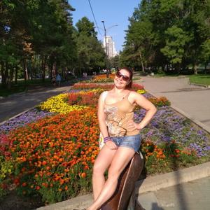 Девушки в Калининграде: Виктория, 44 - ищет парня из Калининграда