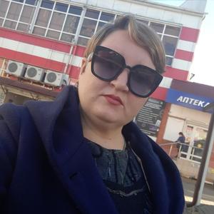 Девушки в Белореченске (Краснодарский край): Лана, 37 - ищет парня из Белореченска (Краснодарский край)