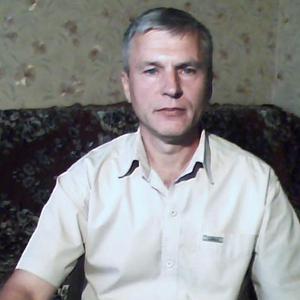 Андрей, 58 лет, Светлоград