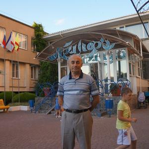 Николай, 74 года, Омск