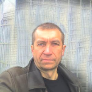 Александр, 55 лет, Березники