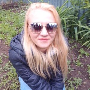 Девушки в Челябинске: Настя, 33 - ищет парня из Челябинска