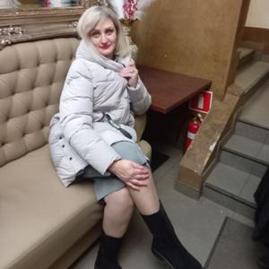 Девушки в Новокузнецке: Юлия, 46 - ищет парня из Новокузнецка