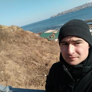 Парни в Владивостоке: Амаду, 24 - ищет девушку из Владивостока