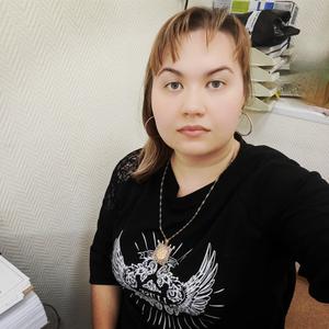 Девушки в Томске: Алена, 29 - ищет парня из Томска