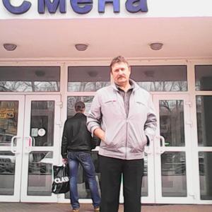Парни в Амурске: Пётр, 65 - ищет девушку из Амурска