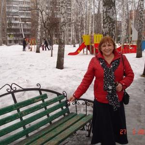 Девушки в Томске: Людмила, 71 - ищет парня из Томска