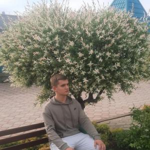 Денис, 22 года, Краснодар