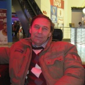 Илья, 49 лет, Первоуральск