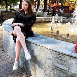 Девушки в Болохово: Есения Кучинскас, 22 - ищет парня из Болохово