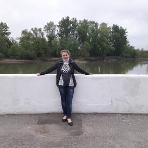 Парни в Славянск-На-Кубани: Анастасия, 25 - ищет девушку из Славянск-На-Кубани