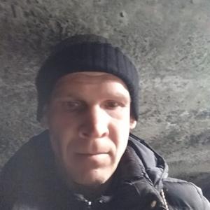 Олег, 40 лет, Белово