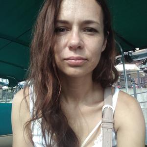 Девушки в Калининграде: Елена, 41 - ищет парня из Калининграда