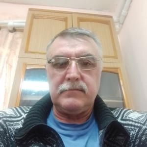 Парни в Саратове: Виталий, 63 - ищет девушку из Саратова