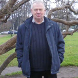 Антон, 68 лет, Петрозаводск