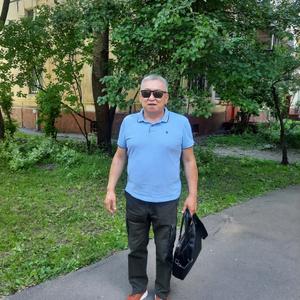 Валерий, 63 года, Москва