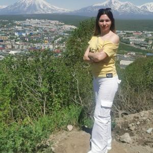 Девушки в Петропавловске-Камчатском: Юлия, 39 - ищет парня из Петропавловска-Камчатского