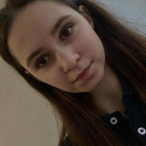 Девушки в Солнечногорске: Алёна, 22 - ищет парня из Солнечногорска