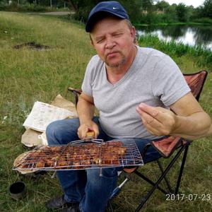 Парни в Старый Осколе: Александр Белоусов, 70 - ищет девушку из Старый Оскола