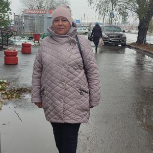 Девушки в Омске: Ирина, 60 - ищет парня из Омска