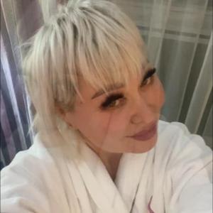 Эмилия, 46 лет, Казань