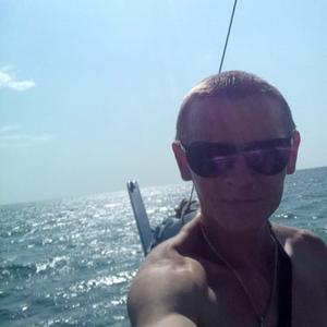 Парни в Твери: Сергей, 40 - ищет девушку из Твери