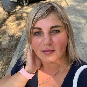Парни в Томске: Светлана, 49 - ищет девушку из Томска