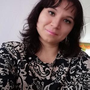 Девушки в Новочебоксарске: Катя, 37 - ищет парня из Новочебоксарска