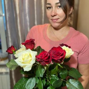 Девушки в Саратове: Наталия, 50 - ищет парня из Саратова