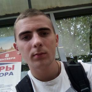 Илья, 23 года, Ломоносов