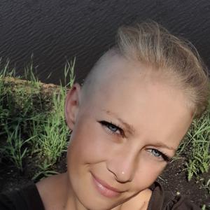 Девушки в Нестерове: Лилия, 35 - ищет парня из Нестерова