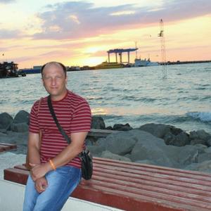 Парни в Славянск-На-Кубани: Игорь, 45 - ищет девушку из Славянск-На-Кубани