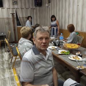 Андрей, 62 года, Владивосток