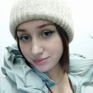 Девушки в Кемерово: Yana, 18 - ищет парня из Кемерово