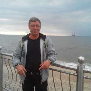 Виталий, 66 лет, Калининград