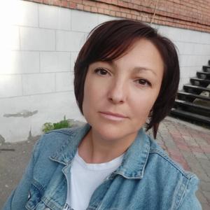Девушки в Томске: Ольга, 47 - ищет парня из Томска