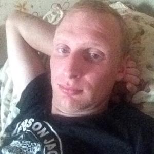 Николай, 32 года, Слободской