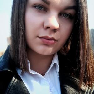 Девушки в Ангарске: Татьяна, 23 - ищет парня из Ангарска