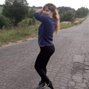 Девушки в Смоленске: Юля, 28 - ищет парня из Смоленска