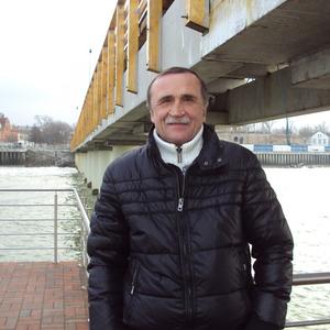 Олег, 66 лет, Калининград