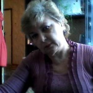 Девушки в Саратове: Зина, 69 - ищет парня из Саратова