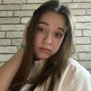 Девушки в Томске: Дарья, 18 - ищет парня из Томска
