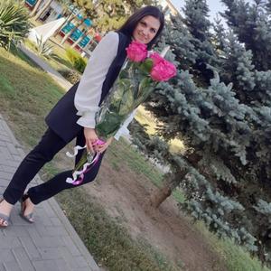 Девушки в Азове: Инна, 36 - ищет парня из Азова