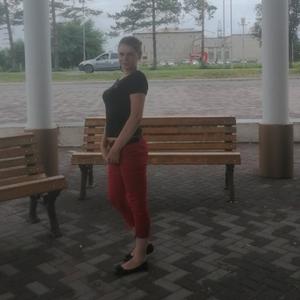 Девушки в Арсеньеве: Елена, 31 - ищет парня из Арсеньева