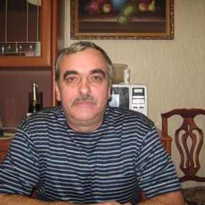 Vlad, 64 года, Казань